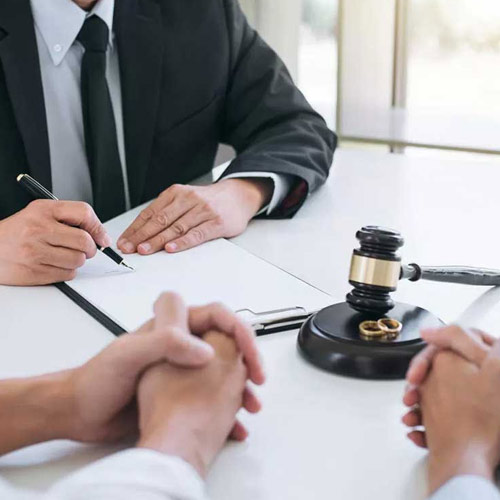 How Important Is An Advocate For Property Matters In Avoiding Real Estate Frauds?