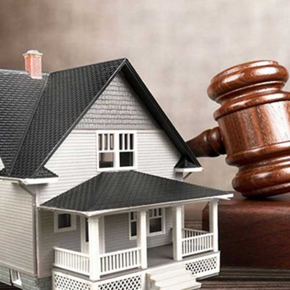 3 Reasons Why You Need a Real Estate Lawyer in Your Corner