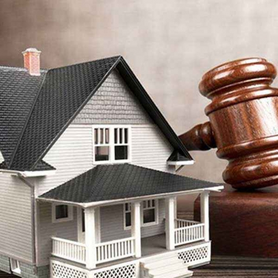 3 Reasons Why You Need a Real Estate Lawyer in Your Corner