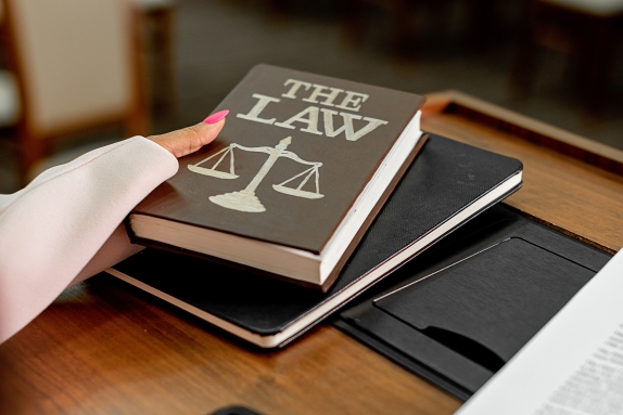 Why Should You Trust Only An Experienced Law Firm For Your Legal Matters